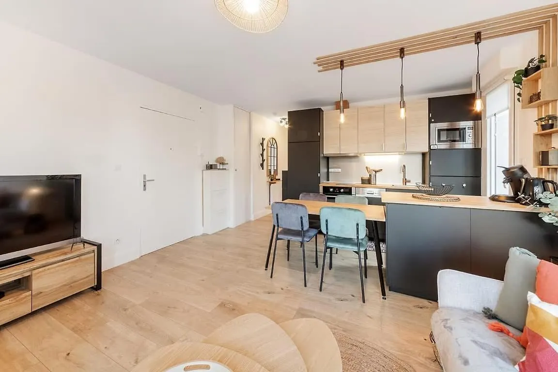 Apartment Cote Riviere, Appartement T2, Terrasse & Parking Rennes